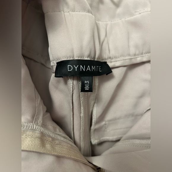 DYNAMITE Beige Paper-bag Shorts, size S - Picture 5 of 5